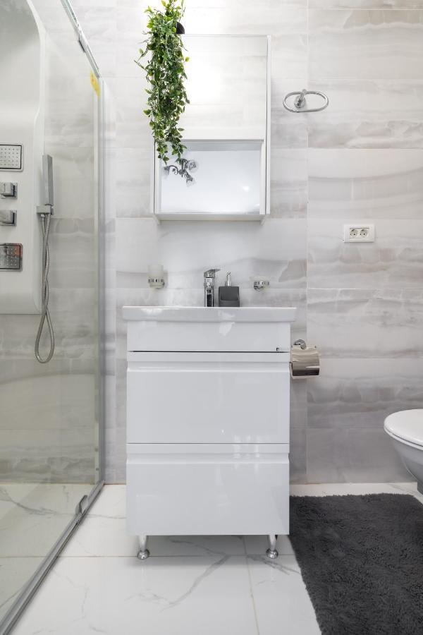 Light-Monza-Unirii Apartment Букурещ Екстериор снимка