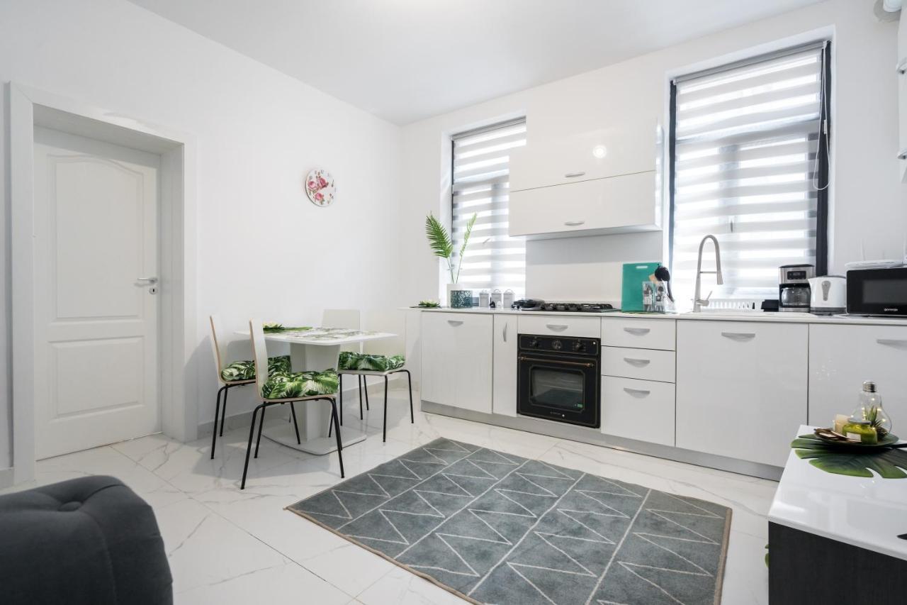 Light-Monza-Unirii Apartment Букурещ Екстериор снимка