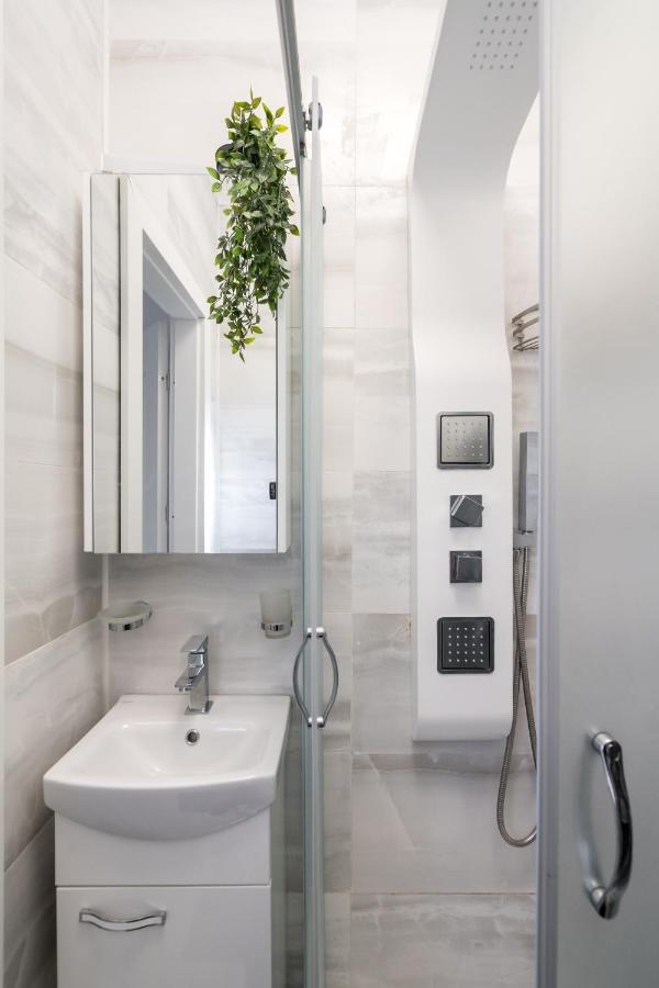 Light-Monza-Unirii Apartment Букурещ Екстериор снимка
