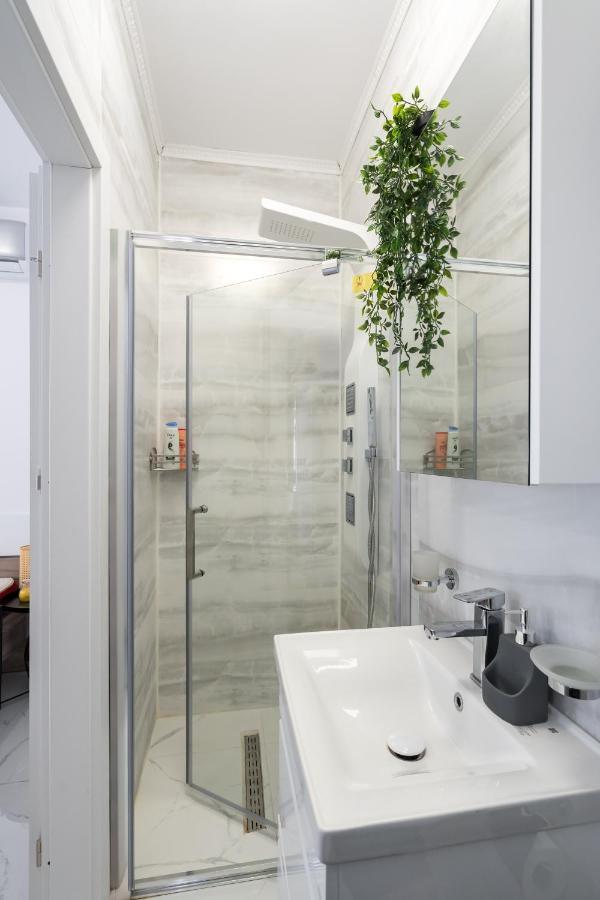 Light-Monza-Unirii Apartment Букурещ Екстериор снимка
