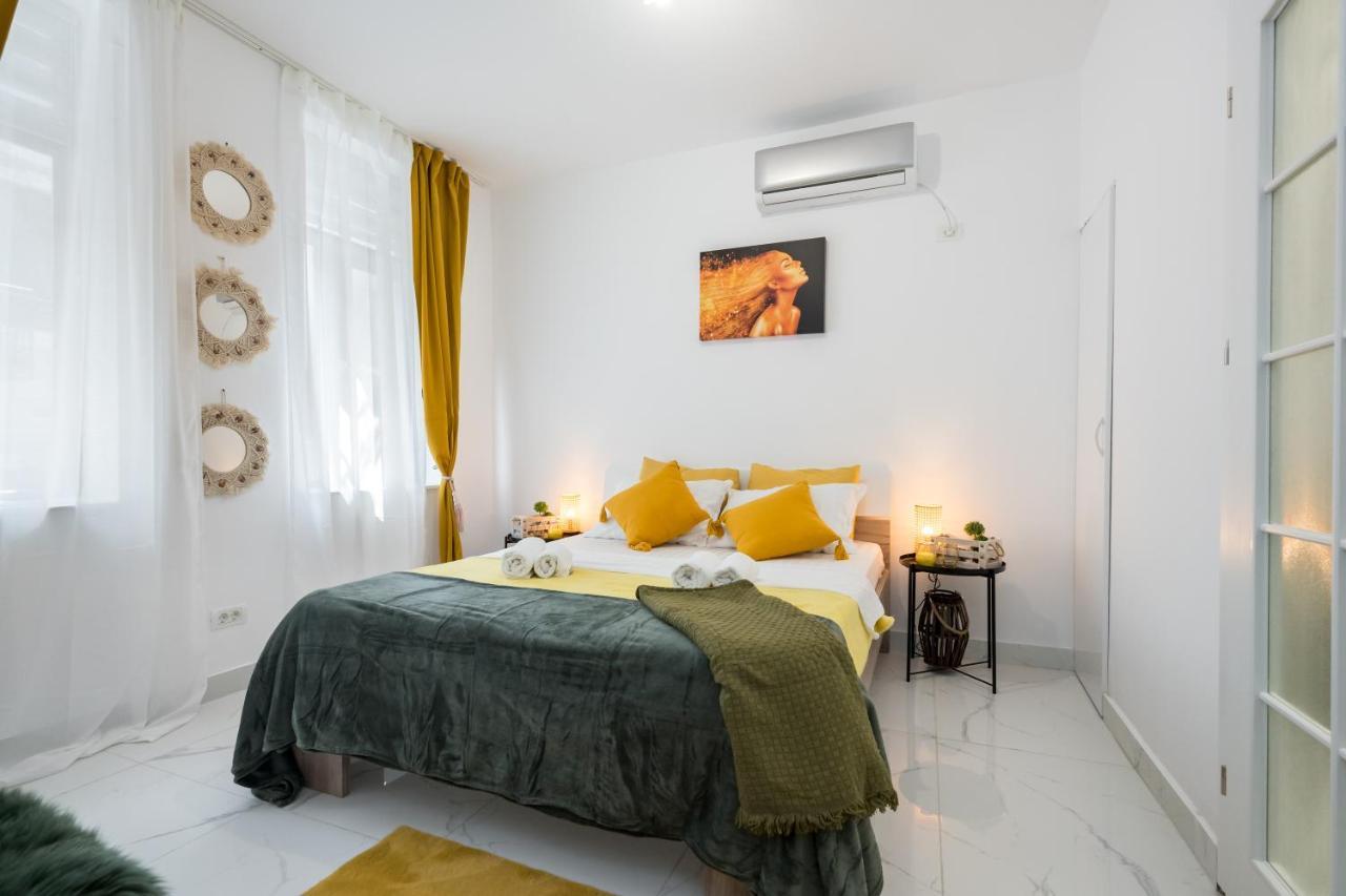 Light-Monza-Unirii Apartment Букурещ Екстериор снимка