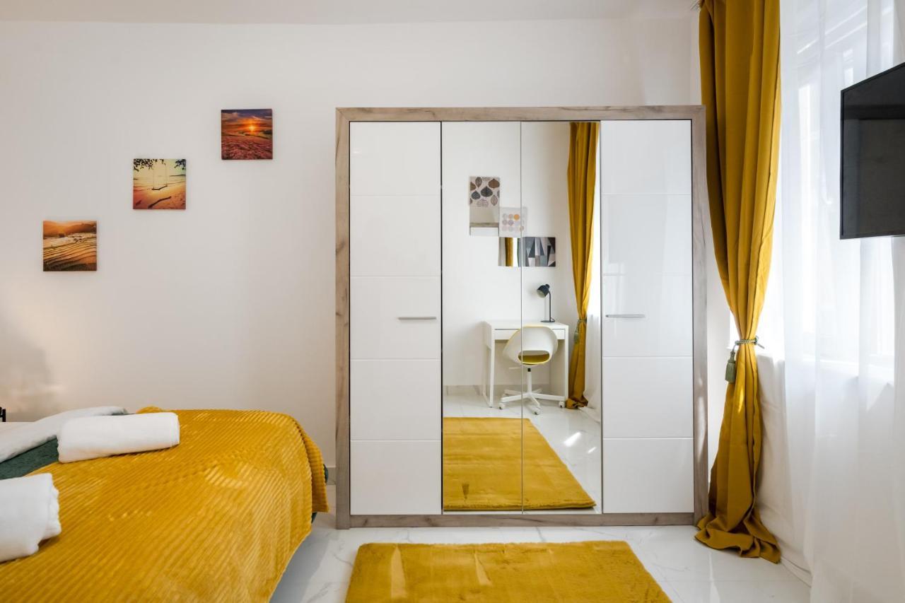 Light-Monza-Unirii Apartment Букурещ Екстериор снимка