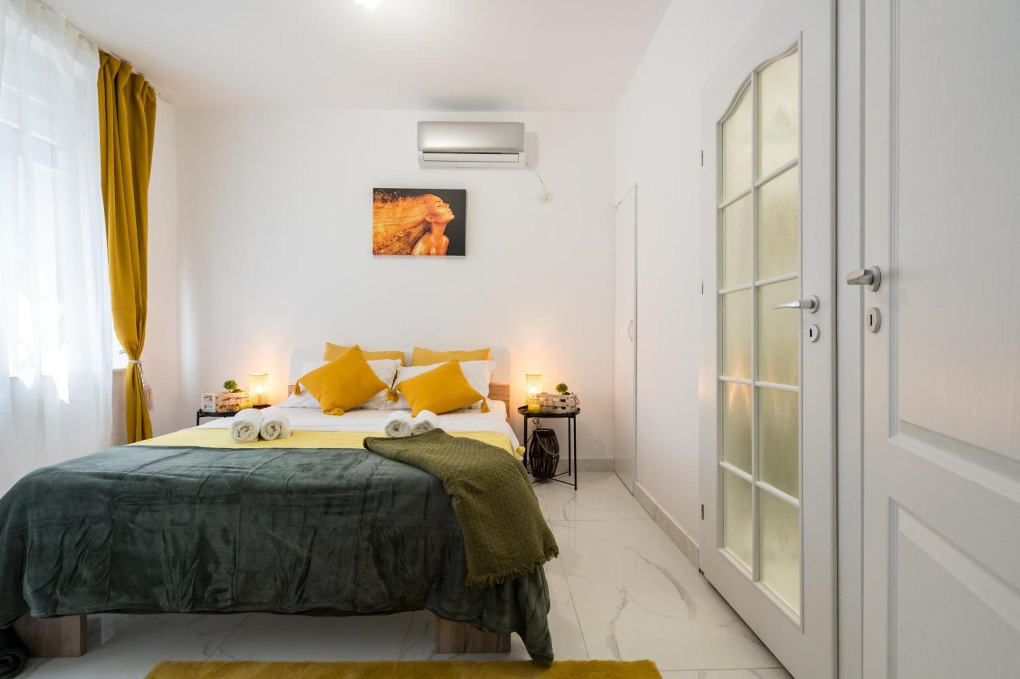 Light-Monza-Unirii Apartment Букурещ Екстериор снимка